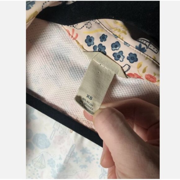 Duluth TradingXS Vented Shirt Women’s Pink Floral Short Sleeve Button Front - Picture 3 of 4